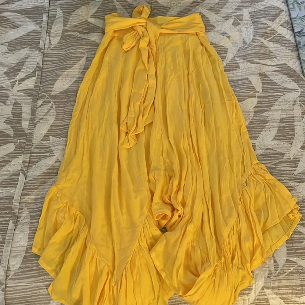 Women skirt, size small, color yellow , new, Forever21. - Picture 5 of 5
